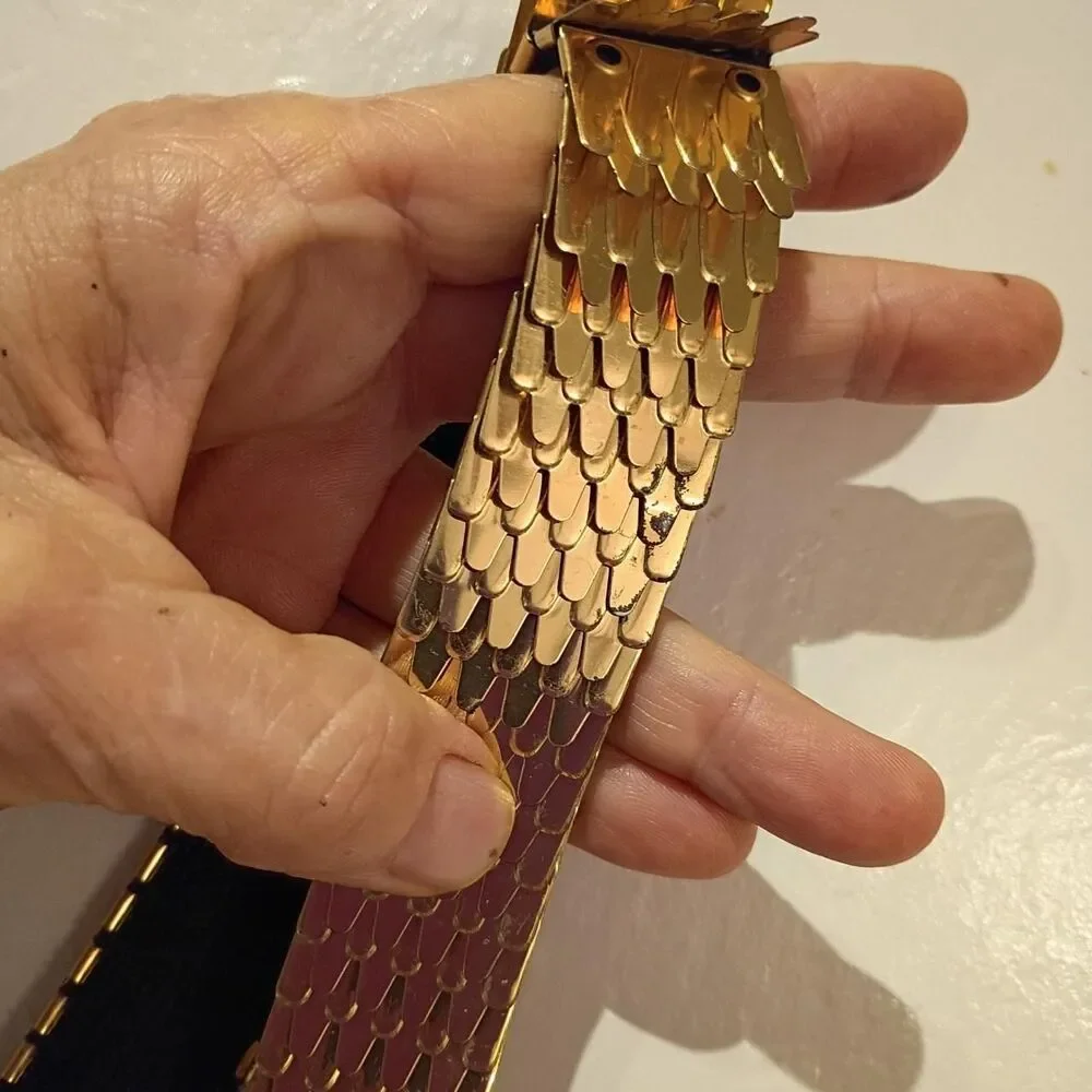 Vintage Stretch Metal Snake Scale Belt with Leaf Buckle